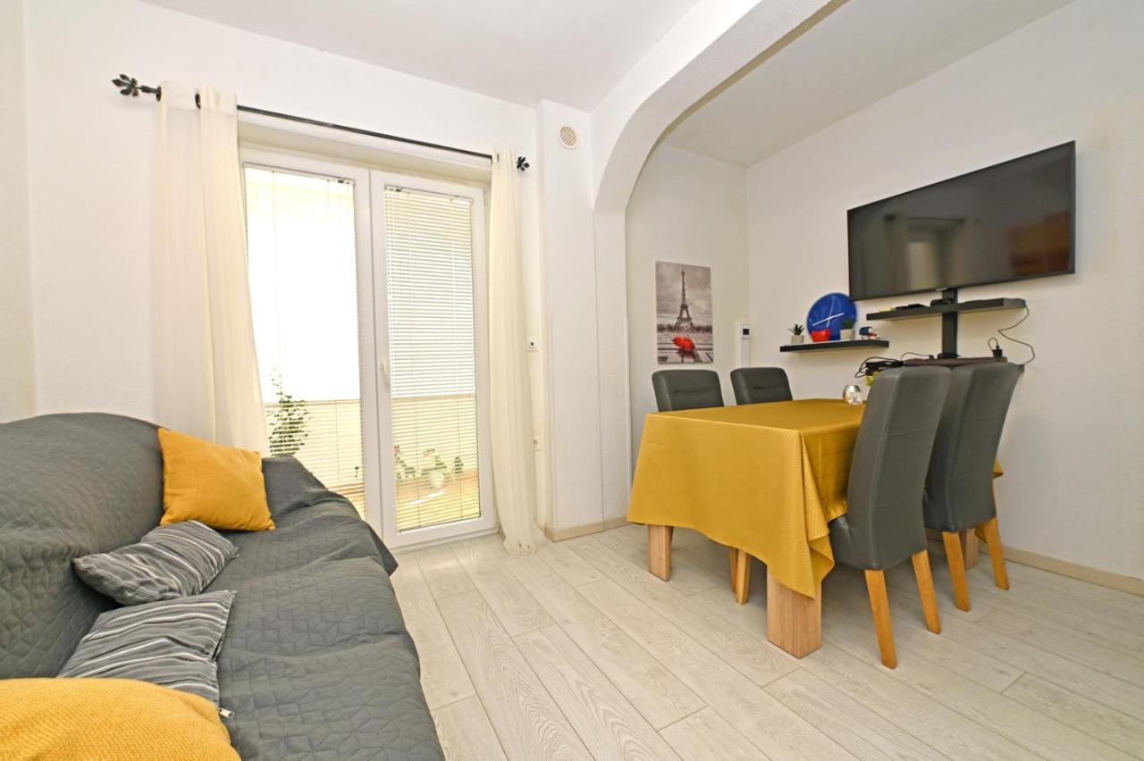 Apartman Blaz Lägenhet Poreč Exteriör bild